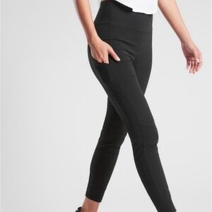 Athleta Trekkie Hybrid Cropped Tight